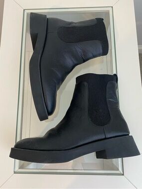 Reaction Black Leather Chelsea Ankle Boots